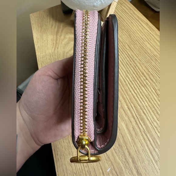 ⭐️TORY BURCH COMPACT WALLET⭐️ - Picture 4 of 8